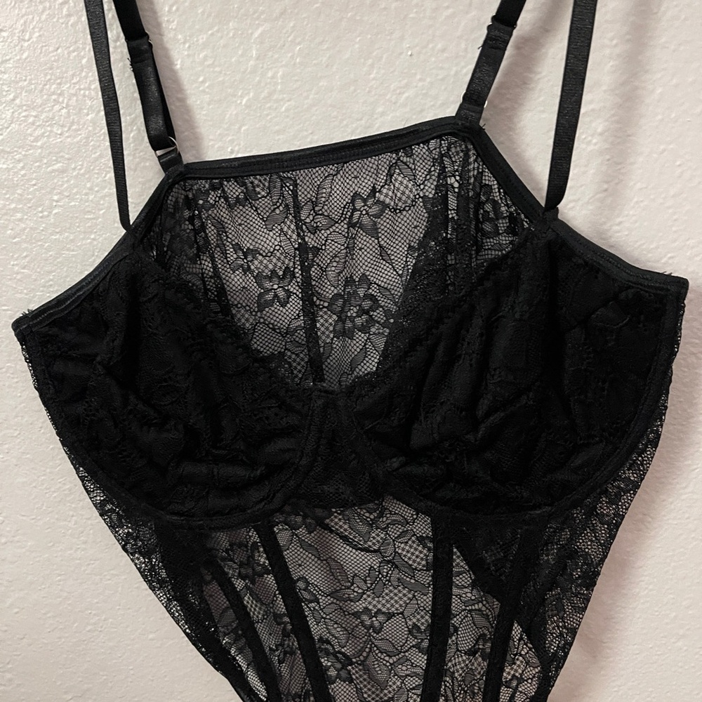 SHEIN Black Lace Crop Top